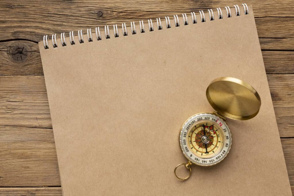 Boussole sur cahier